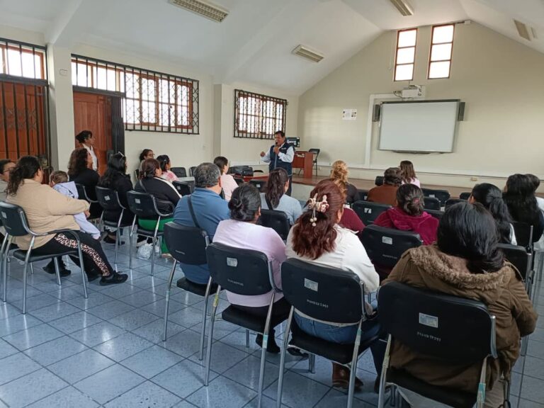 Capacitan a concesionarios de quioscos escolares sobre alimentación saludable  