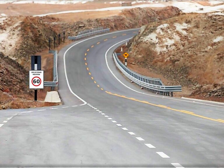 MTC evalúa tres alternativas de trazo para vía Matarani–km 48