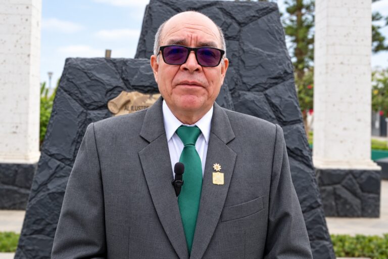 Deán Valdivia: I.E. Francisco López de Romaña proyecta revista por sus 60 años