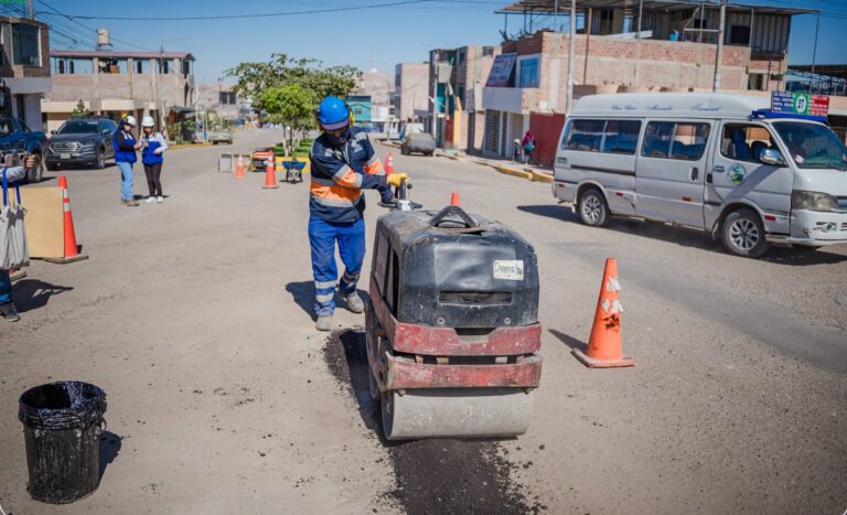 Chen Chen recuperará más de 1,100 m² de vías con trabajos de bacheo