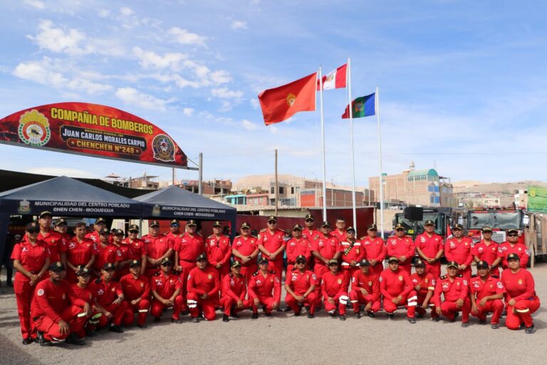 Organizan pollada para equipar a la Compañía de Bomberos de Chen Chen
