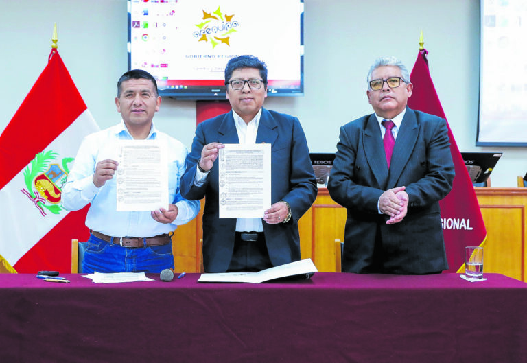 Islay-Matarani firma convenio para recibir premio de S/ 300 mil