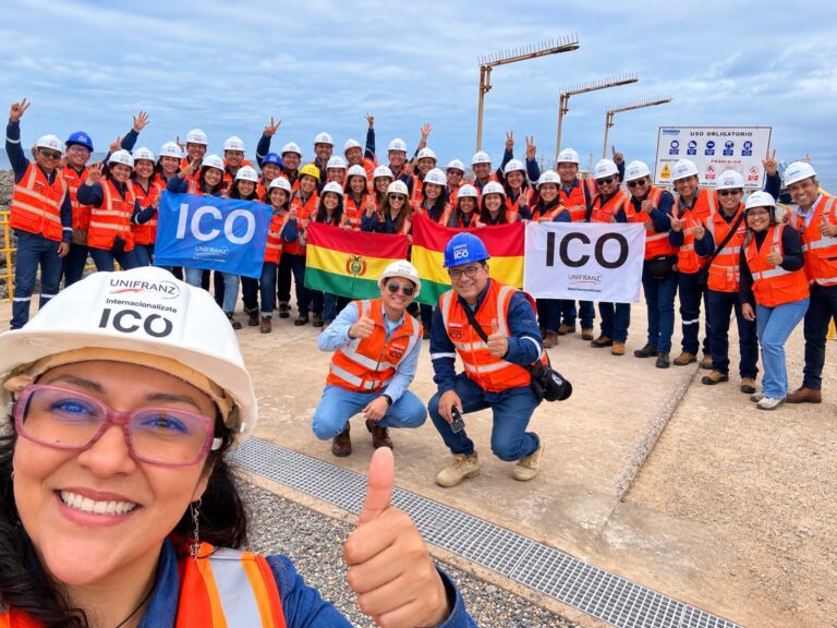 Delegación universitaria de Bolivia recorre empresas y terminales del puerto de Ilo