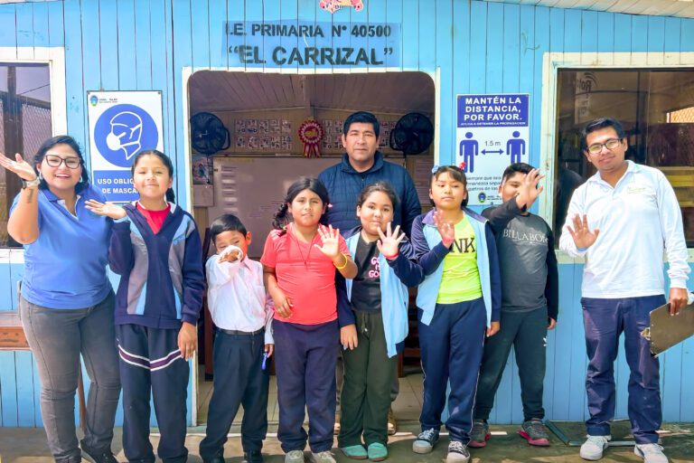DEMUNA orienta a escolares de El Carrizal 