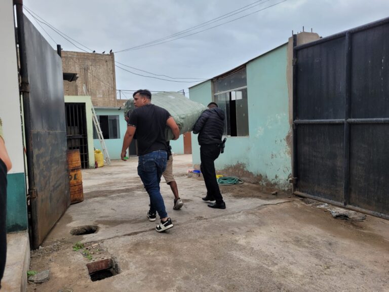 Intervienen vehículo con presunta mercadería de contrabando tras persecución en Ilo