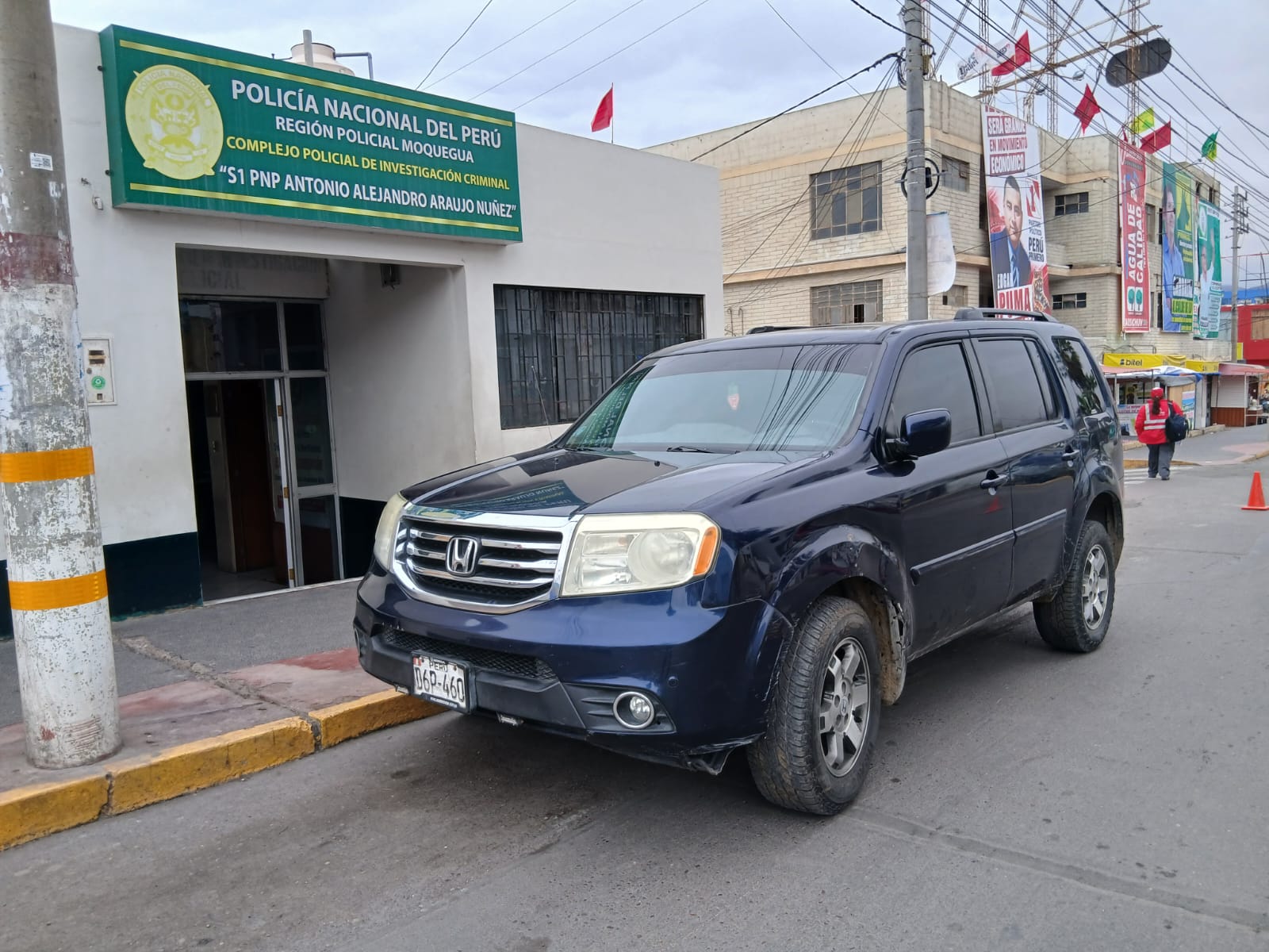 Intervienen vehículo con presunta mercadería de contrabando tras persecución en Ilo 2 Encuentran contrabando de ropa camioneta y fuga conductor 22092026 5 La Prensa Regional