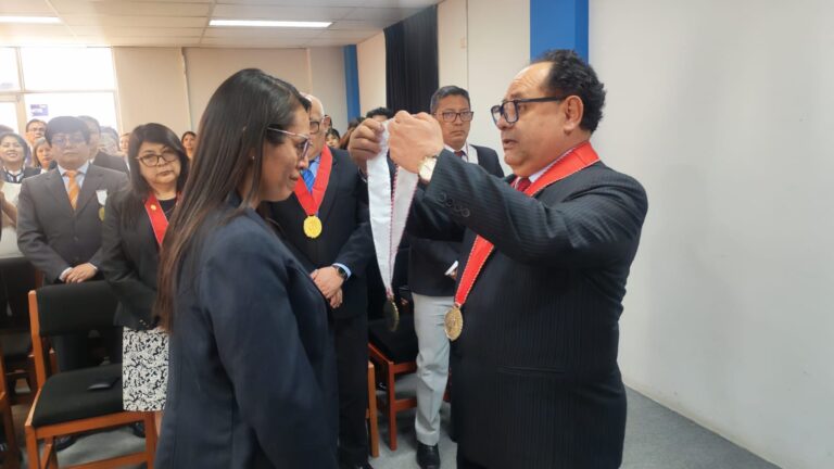 Dos fiscales juramentan para despachos especializados de Moquegua