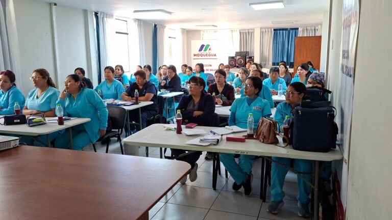 Personal de salud recibe capacitación sobre nuevo esquema nacional de vacunación