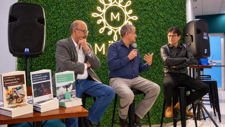 Presentan en Ilo el libro ‘Crónicas de un desempleado’ de Luis Tejada Ponce
