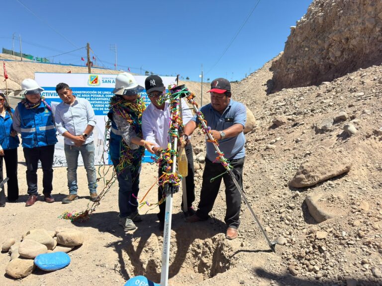 Inician obra de agua y alcantarillado en la asociación Costa Verde