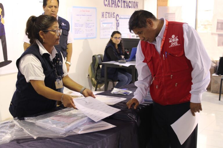 Revisión de material electoral en Islay concluyó sin observaciones
