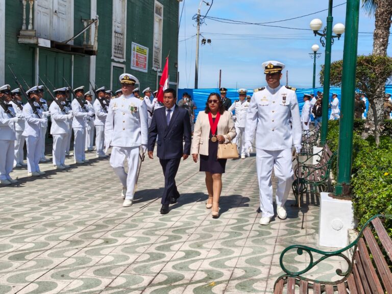 Mollendo recordó a Grau en aniversario de la Marina y Combate de Angamos