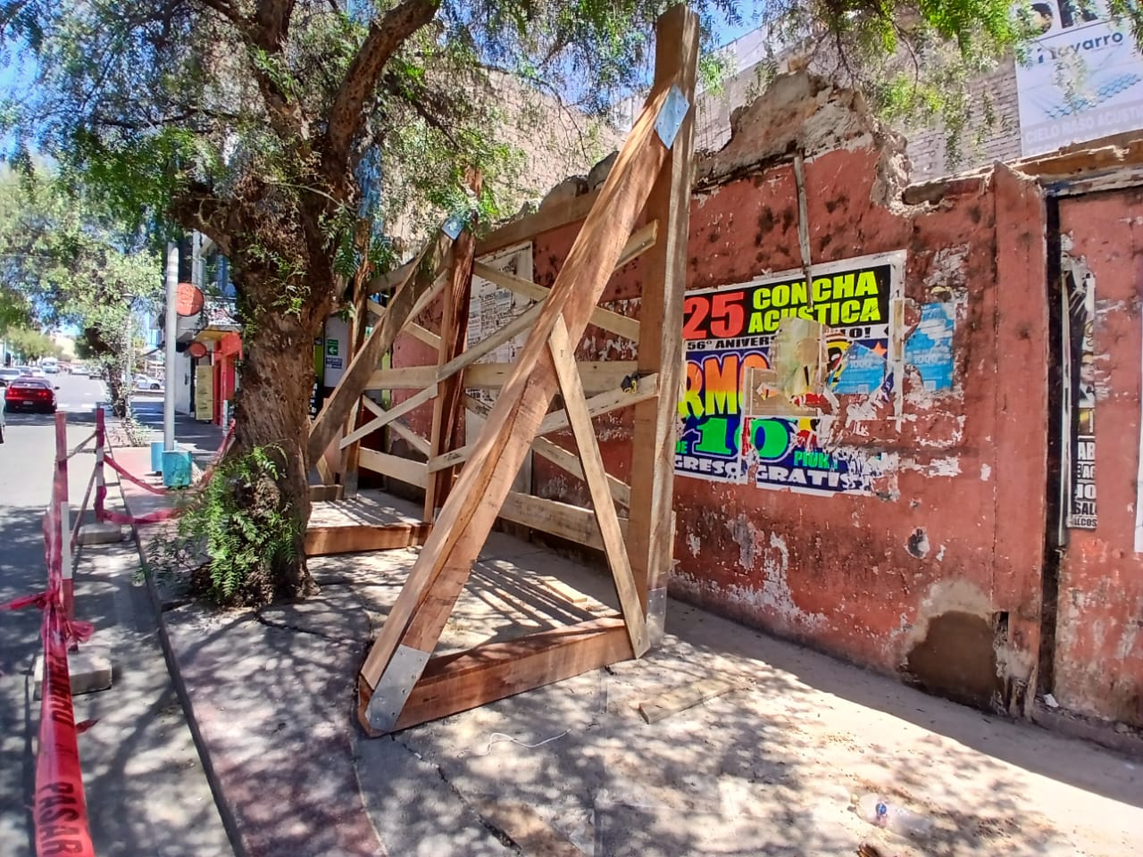 Apuntalan antigua casona abandonada en el centro histórico de Ilo 1 Apuntalan construccion antigua centro de Ilo 19102026 4 La Prensa Regional