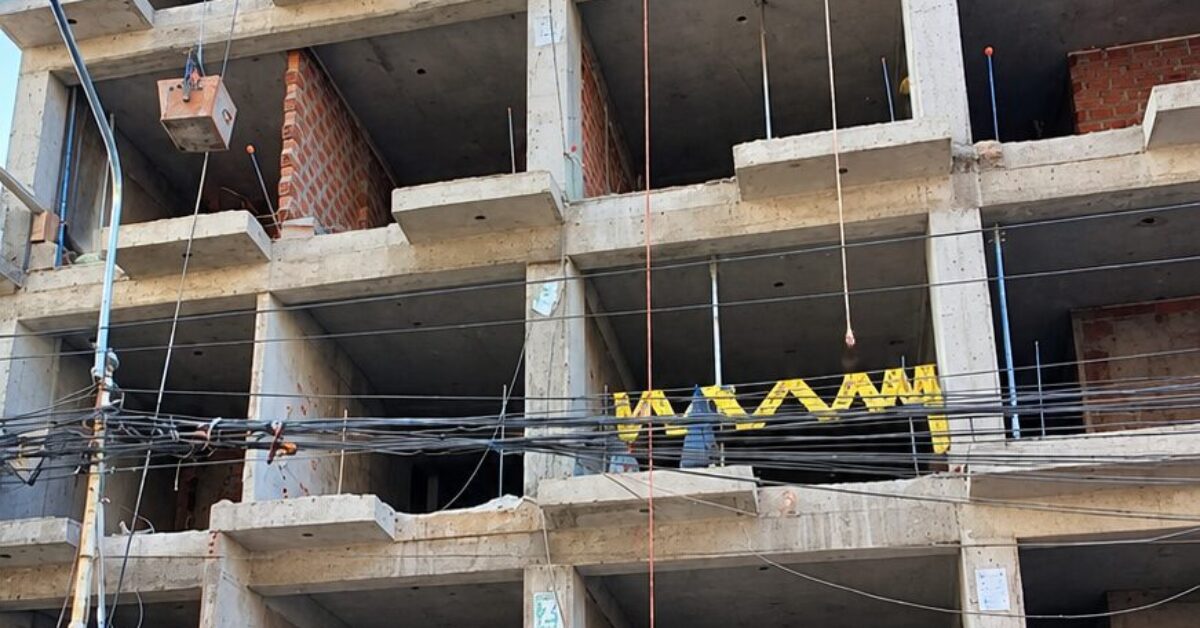 Trabajador muere al caer de cuarto piso de obra en Arequipa