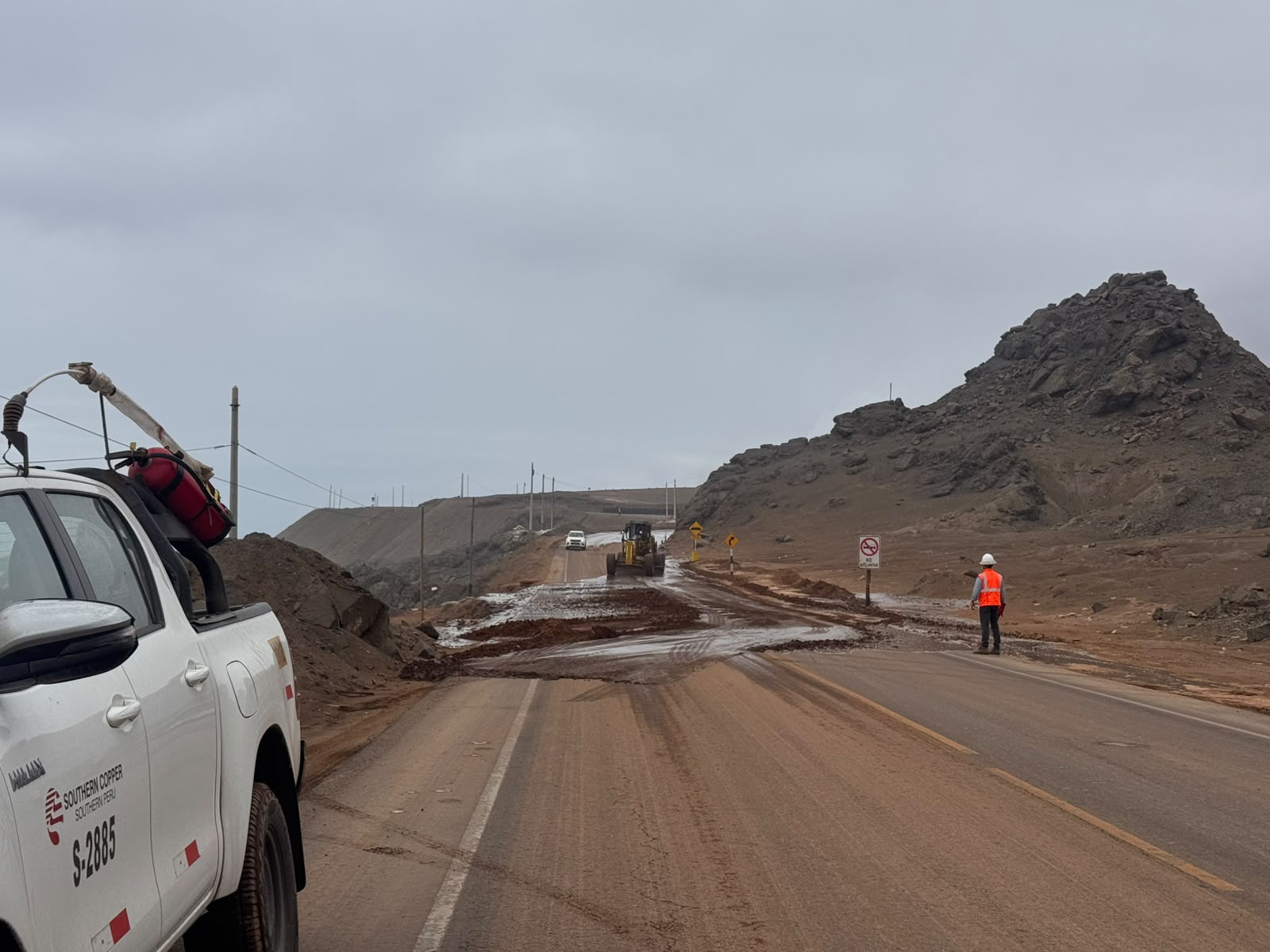 Tres quebradas se activaron y afectaron la carretera Costanera Norte en Pacocha 2 Carretera Costanera Norte Ilo se activaron quebradas 27102026 2 La Prensa Regional