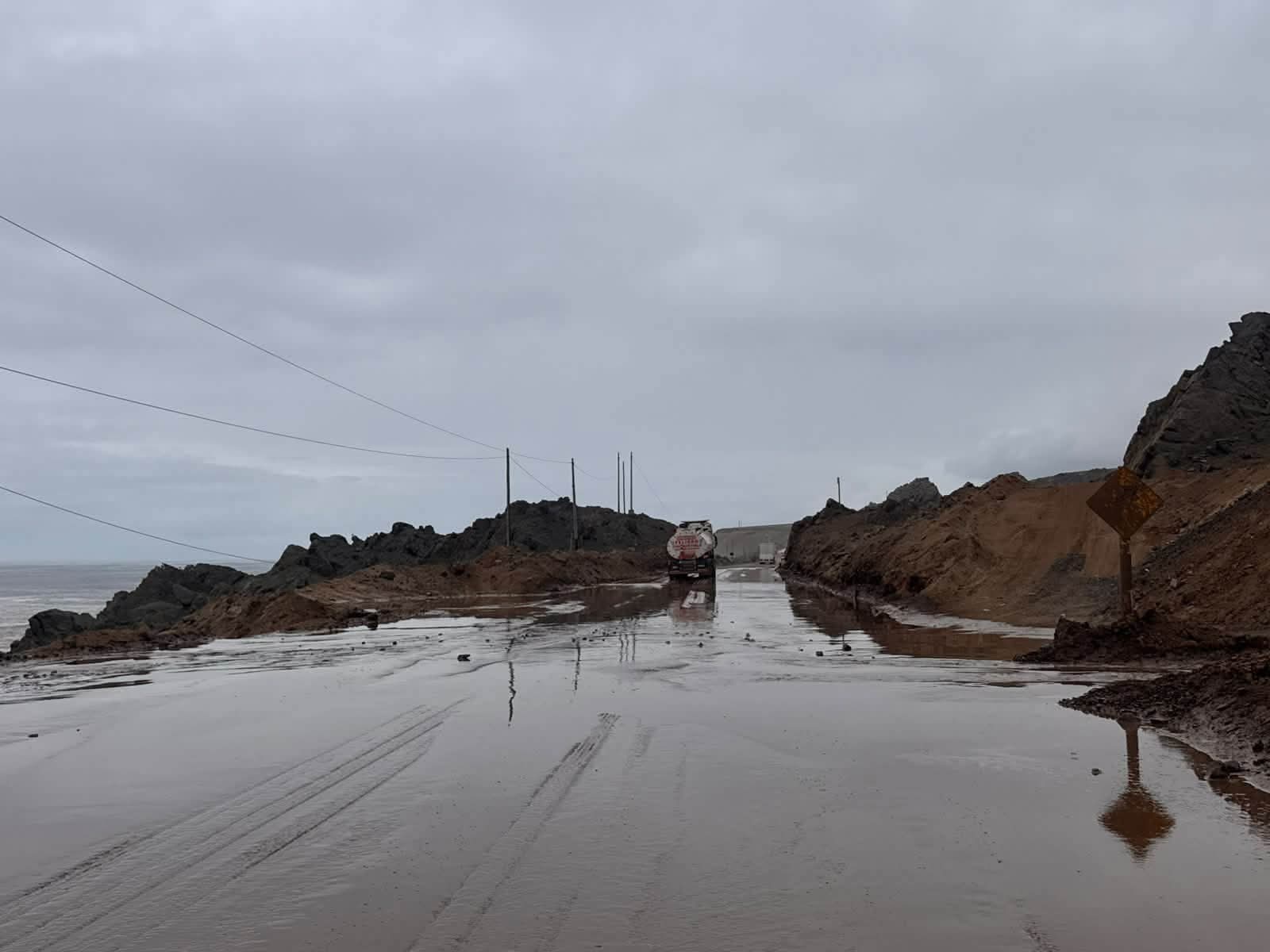 Tres quebradas se activaron y afectaron la carretera Costanera Norte en Pacocha 3 Carretera Costanera Norte Ilo se activaron quebradas 27102026 6 La Prensa Regional