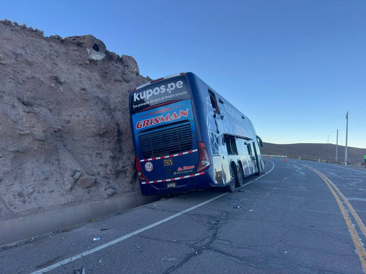Choque frontal entre dos buses interprovinciales deja fallecidos y decenas de heridos en Moquegua 3 Choque de buses Accidente en Chilligua 06102026 5 La Prensa Regional