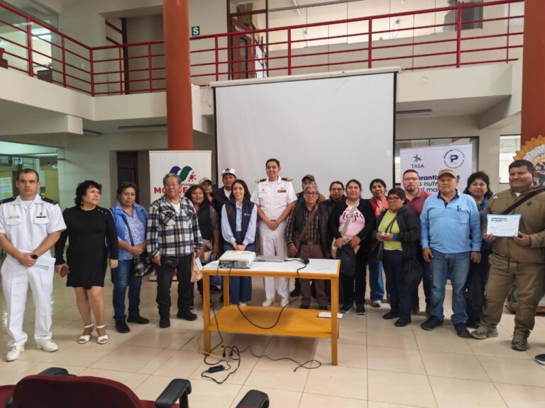 Pescadores artesanales de Ilo reciben capacitación sobre manejo de finanzas familiares