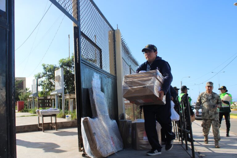 ODPE movilizó material para 177 mesas de votación en Islay 
