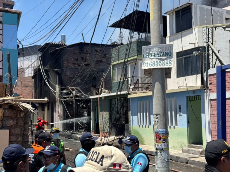 Dos estudiantes de la UNAM perdieron todo en incendio de la calle Grau