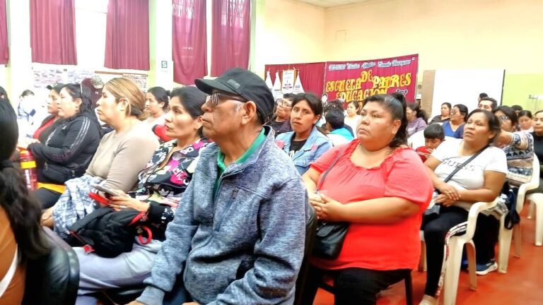 Jornada de Escuela de Padres en colegio Carlos Alberto Conde Vásquez