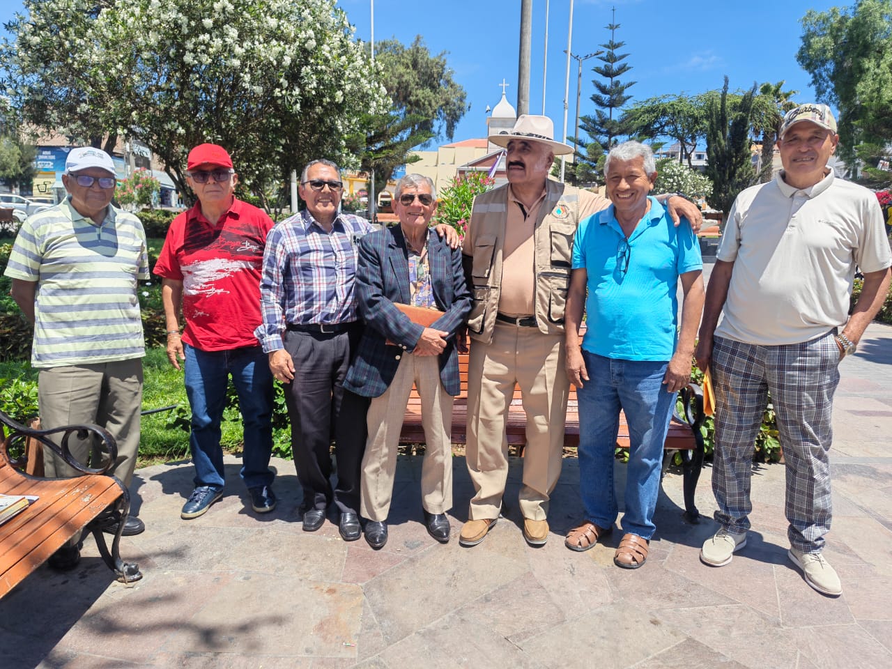 Juanito Corrales: una vida entre valses, amistad y un profundo amor por el puerto de Ilo 1 Juan Corrales Farje Juanito Criollo Ilo 14102026 14 La Prensa Regional