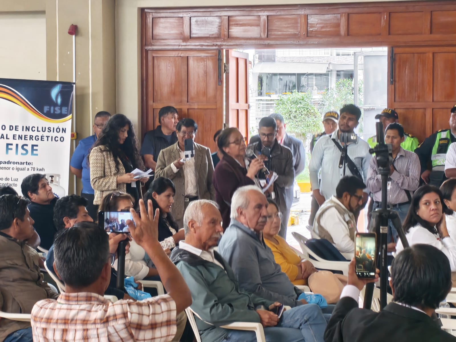 Diputado Luis Masco anuncia reuniones ministeriales para atender problemas de Islay 1 Luis Masco comision Defensa Consumidor sesion Mollendo 09102026 2 La Prensa Regional