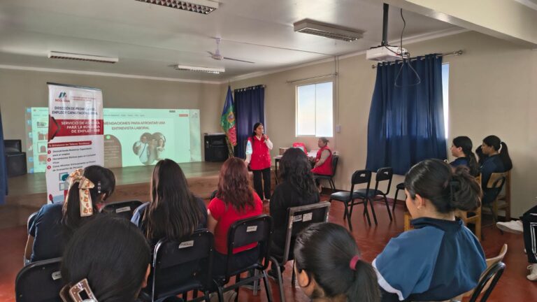 Orientan a estudiantes de Educación Inicial para afrontar el mercado labora