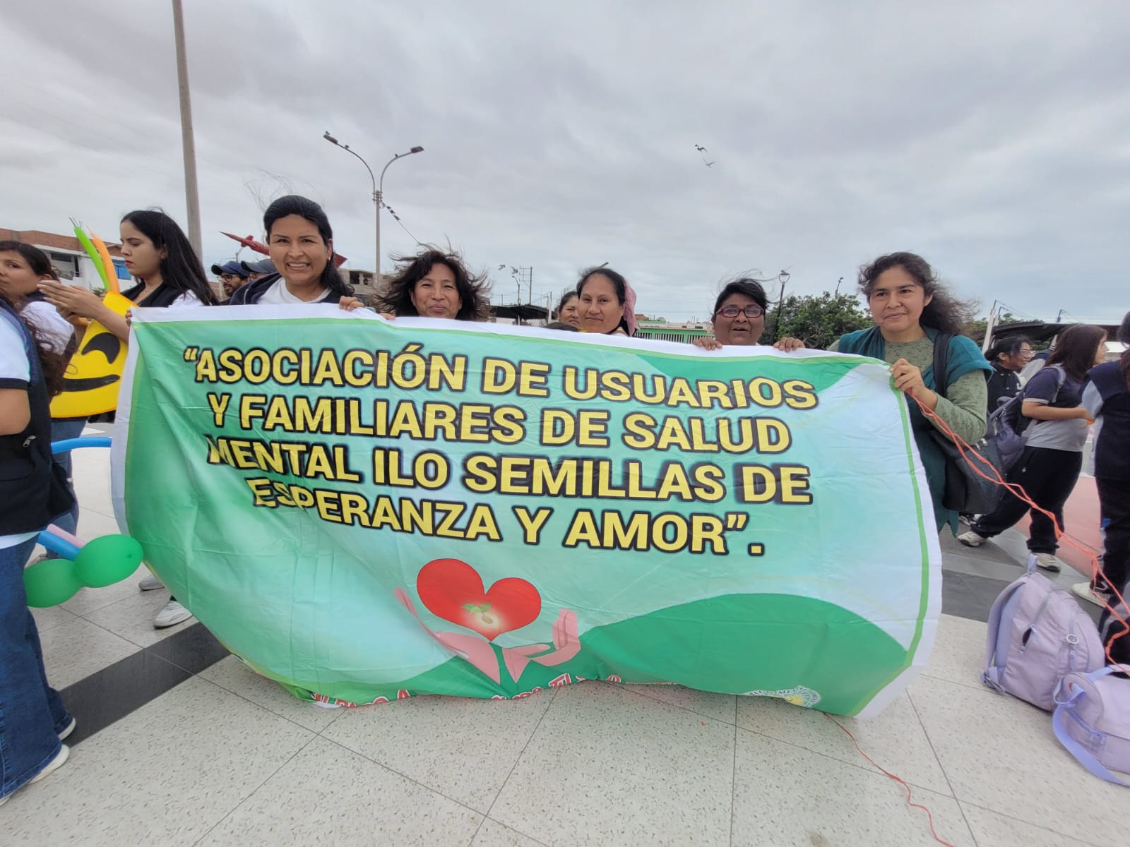 Marcha por la salud mental recorrió las calles de Pampa Inalámbrica en Ilo 3 Pasacalle por la salud Mental en plaza de la Bandera Pampa Inalambrica 09102026 4 La Prensa Regional