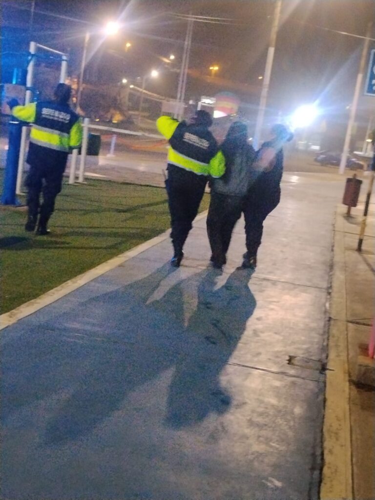 Primera Playa: sereno rescata a mujer que habría intentado quitarse la vida