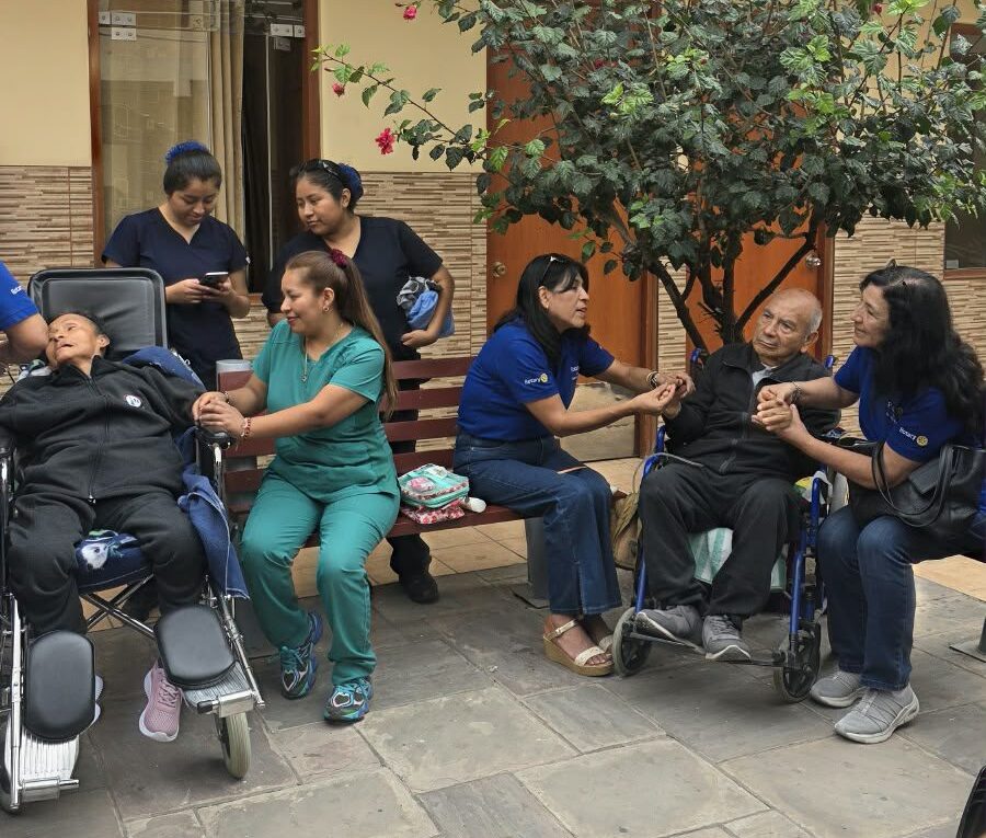 Rotary Club de Ilo lleva alegría y apoyo a 15 adultos mayores de la Beneficencia 3 Rotary Club de Ilo lleva apoyo a adultos mayores de la Beneficencia 14102026 5 e1792121914519 La Prensa Regional