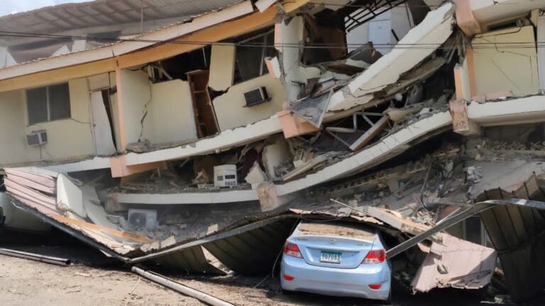 Terremoto de magnitud 7,7 sacude Panamá y provoca derrumbes en el centro del país